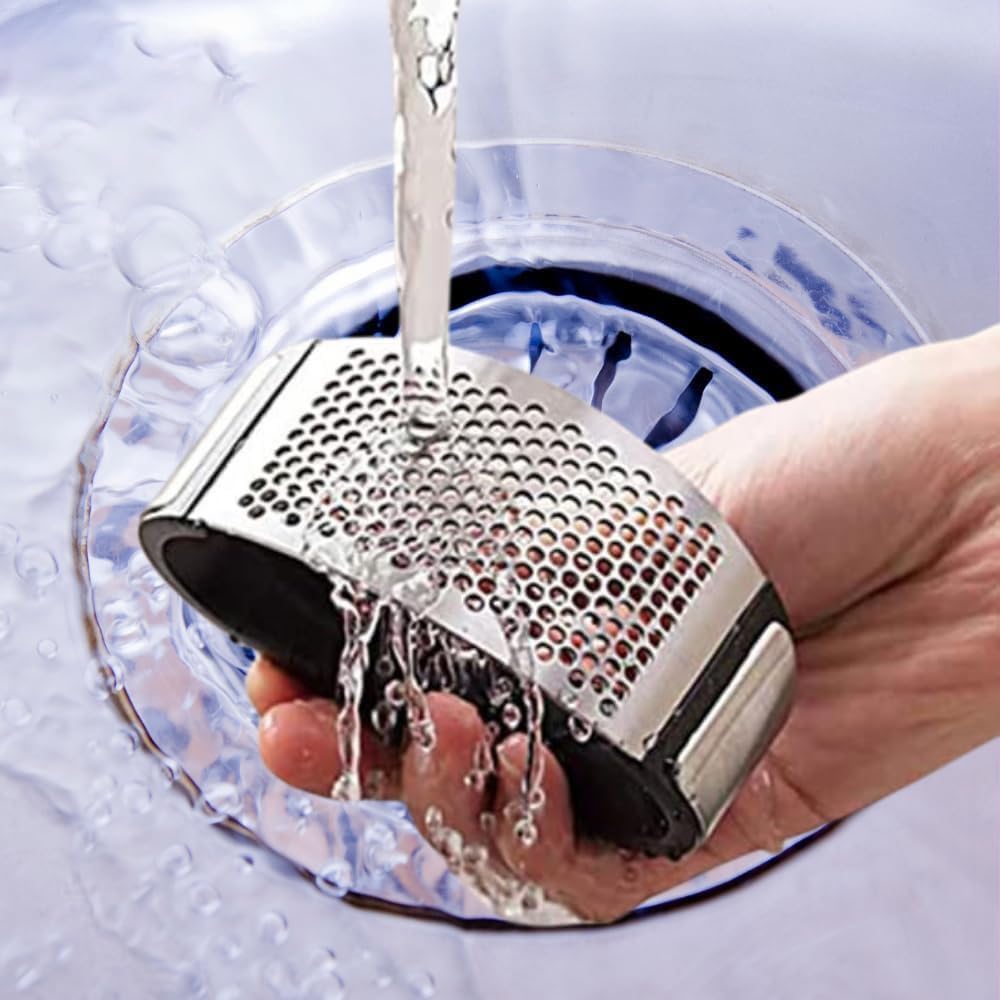 Robust Stainless Steel Garlic Mincer and Masher – Professional Garlic Crusher, Easy to Use & Clean, Ergonomic Handle, Dishwasher Safe Ginger Crusher & Garlic Press for Effortless Cooking