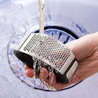 Robust Stainless Steel Garlic Mincer and Masher – Professional Garlic Crusher, Easy to Use & Clean, Ergonomic Handle, Dishwasher Safe Ginger Crusher & Garlic Press for Effortless Cooking